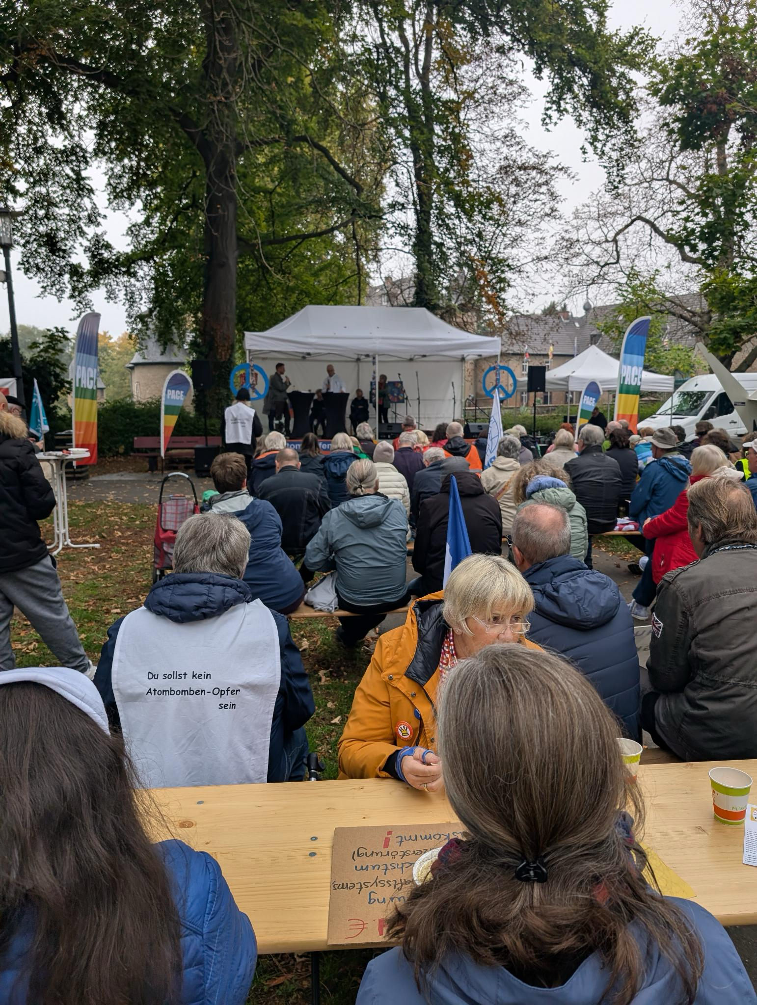 „Atomwaffen abschaffen“: Hunderte demonstrieren gegen Aufrüstung und atomare Bewaffnung